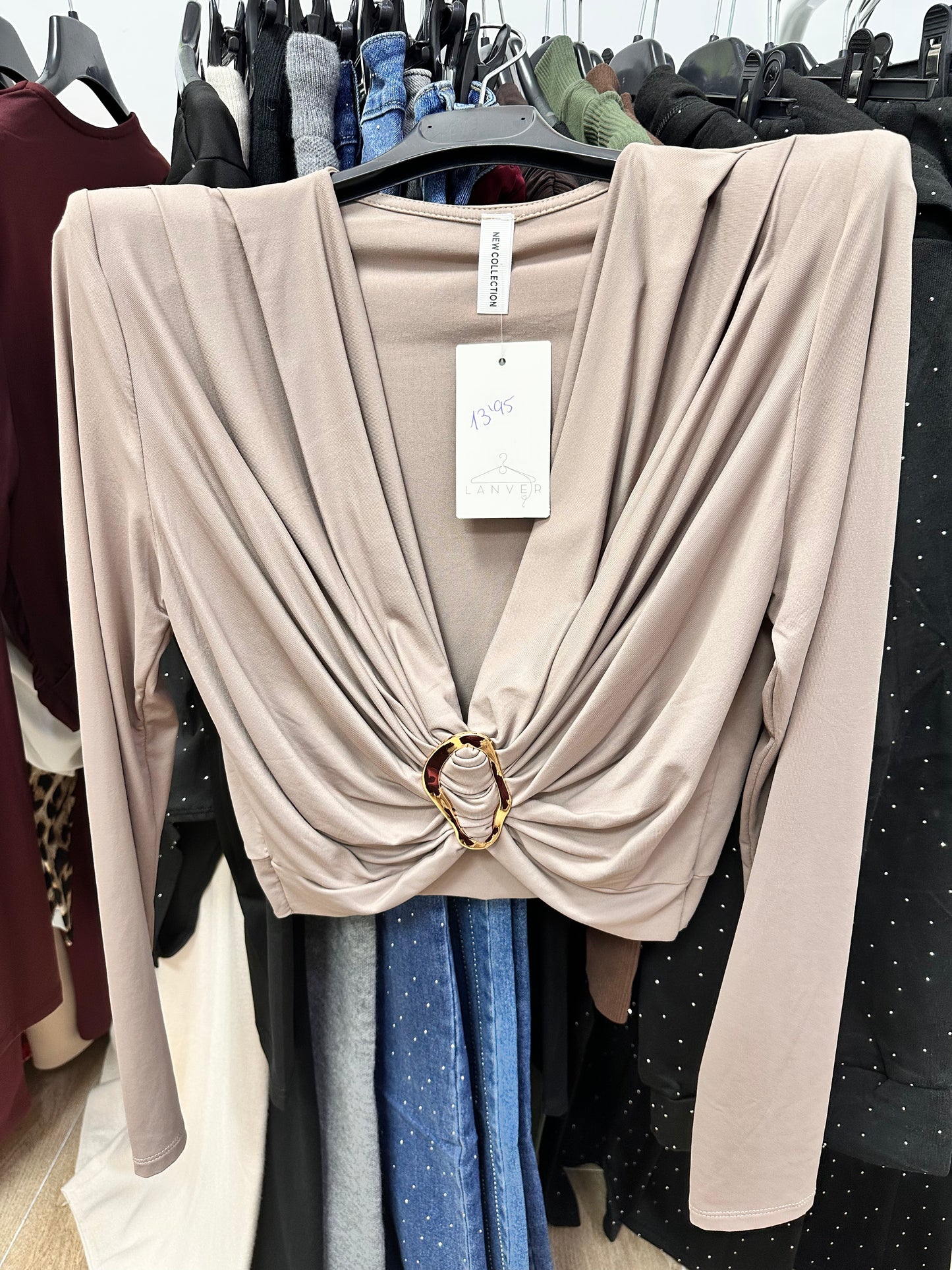 Camiseta detalle taupe