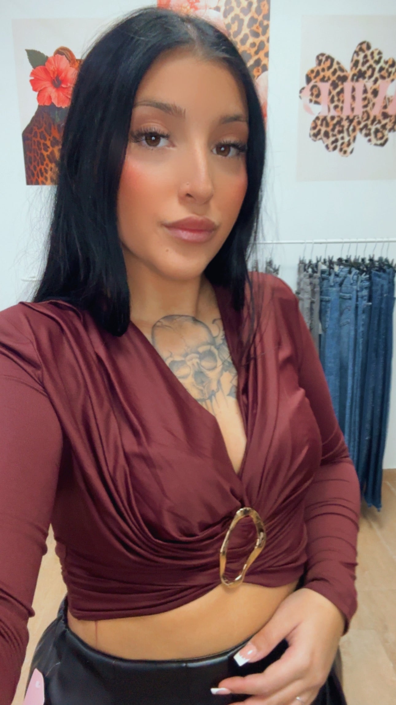 Camiseta detalle burdeo