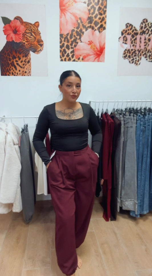 Pantalón pinza burdeos