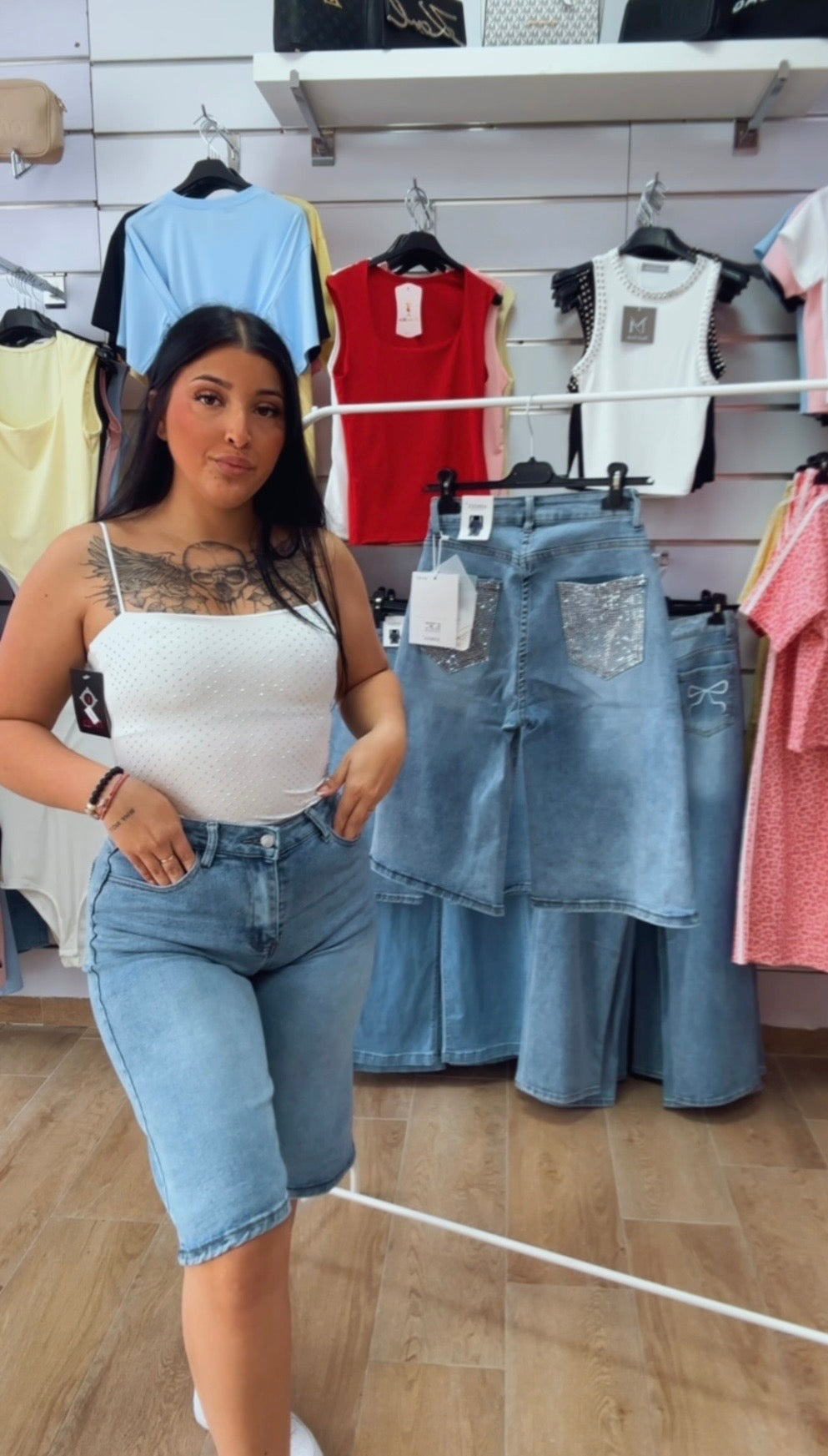 Pantalón bermuda brillo