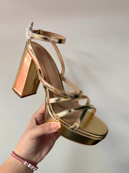 Tacón plataforma dorado