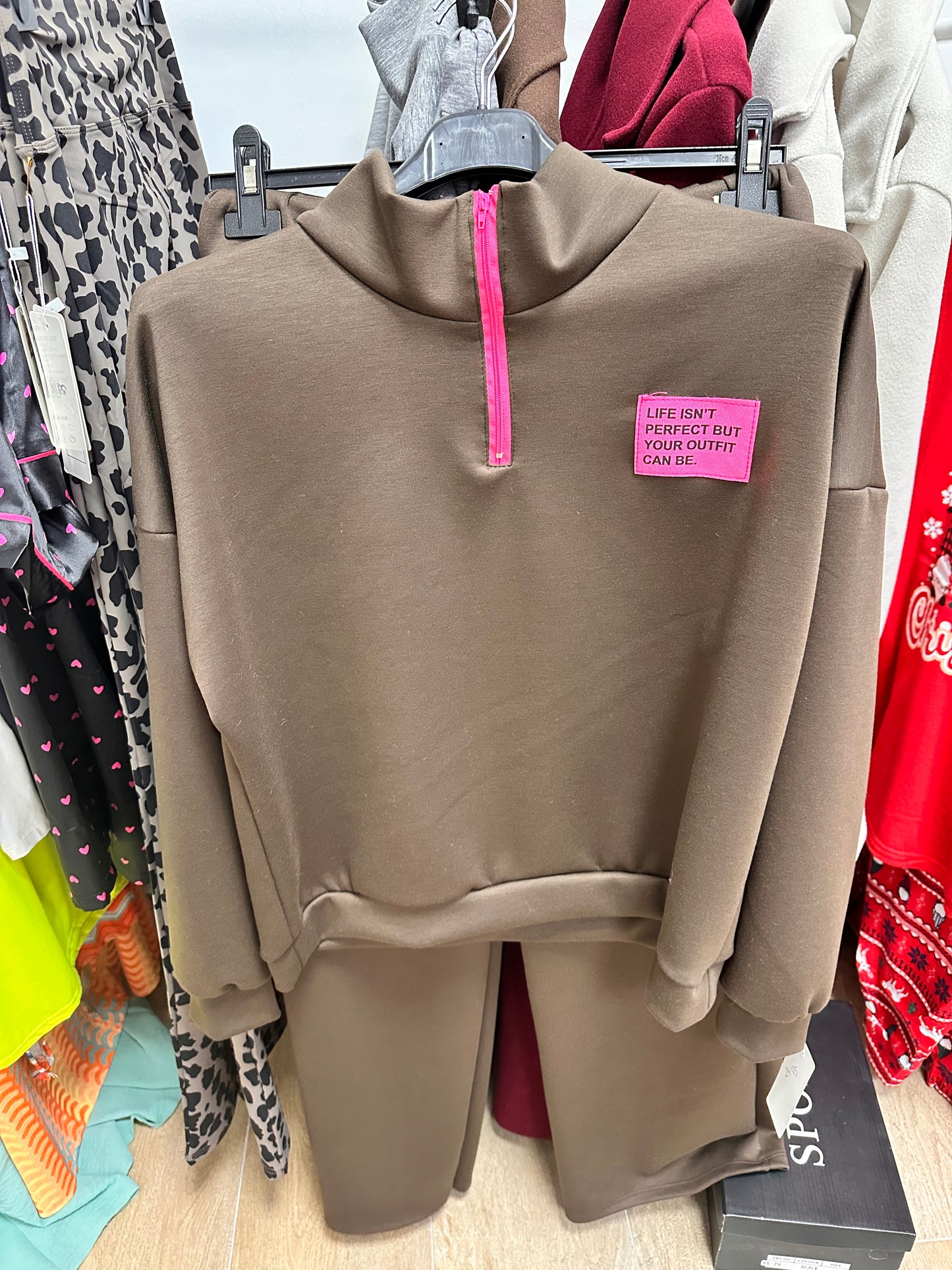 Conjunto etiqueta marrón