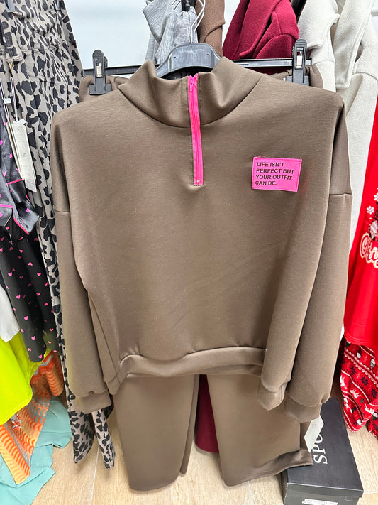 Conjunto etiqueta marrón